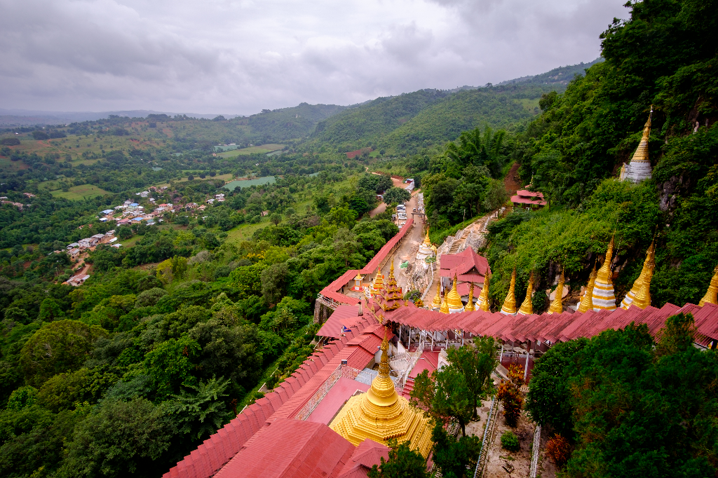 view-of-buddhist-gold-pagodas
