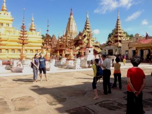 Shwesigon paya in Bagan