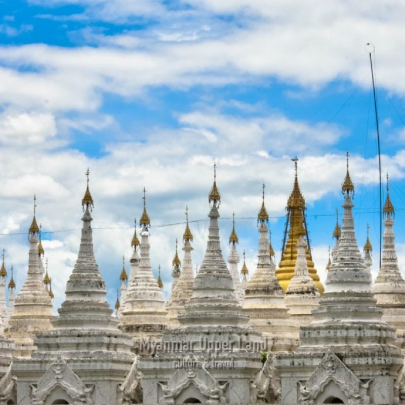 Sandar Muni pagoda, at the foot of Mandalay hill